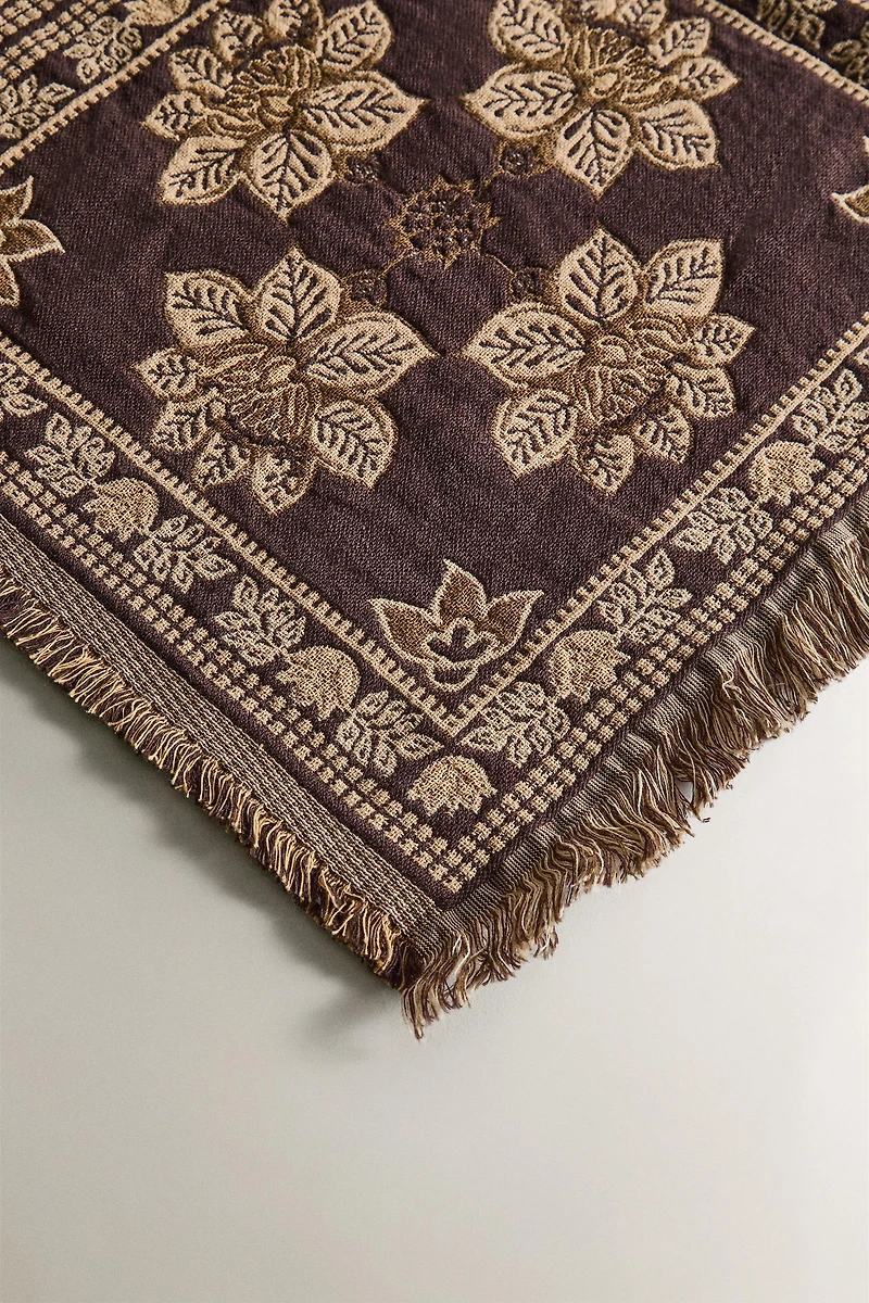 FLORAL JACQUARD BLANKET