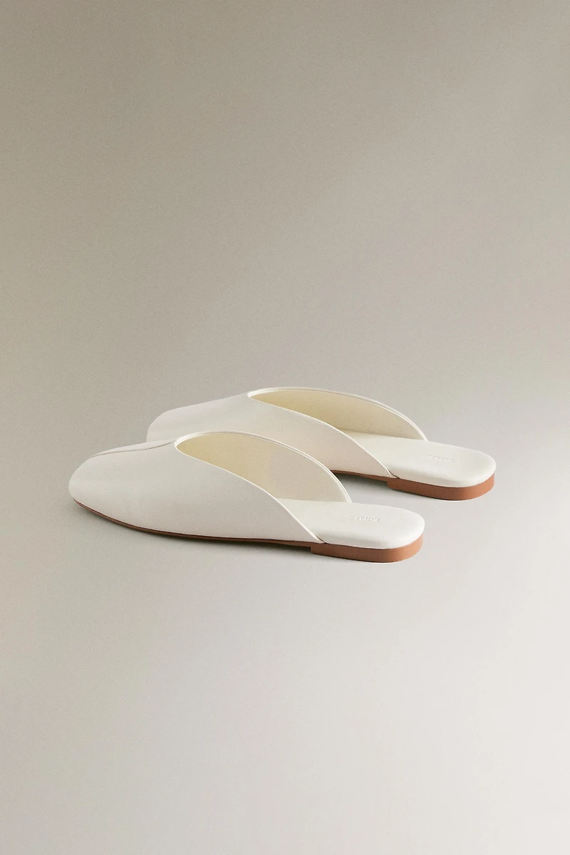 LEATHER MULES