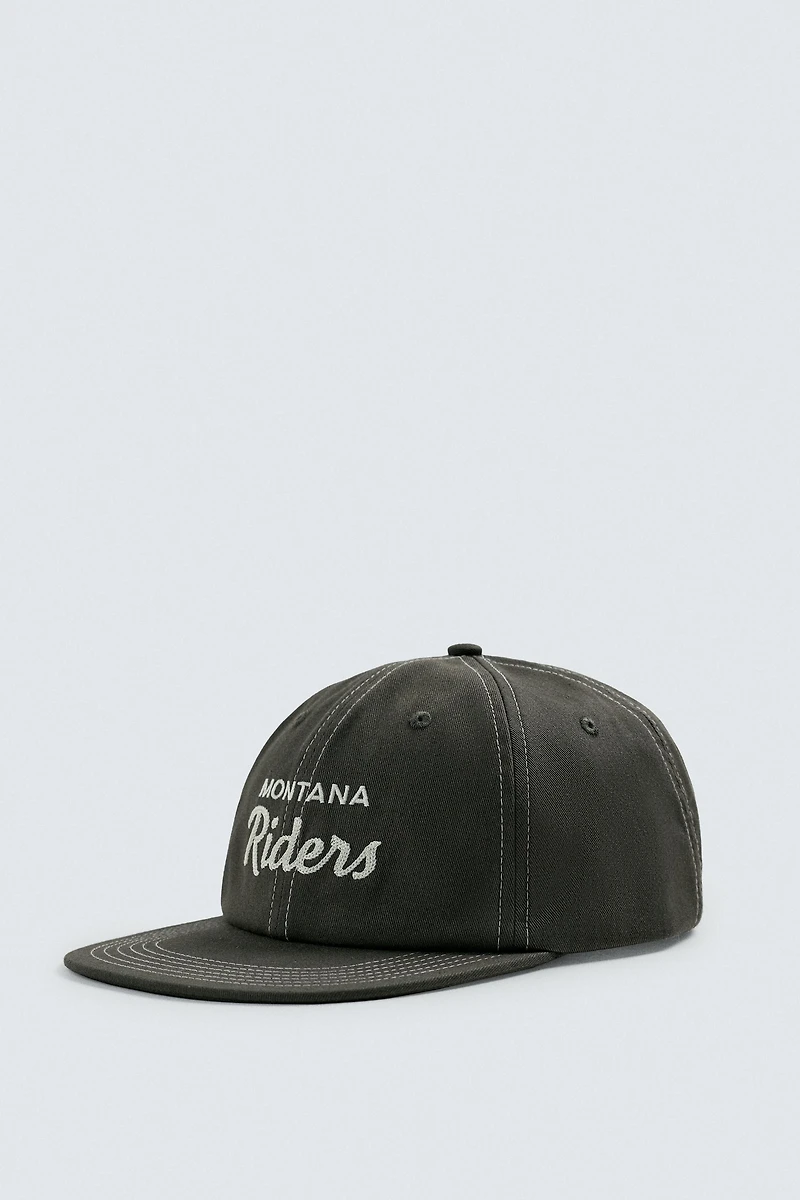 CONTRAST EMBROIDERED FLAT VISOR CAP
