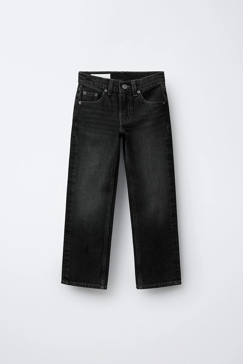 STRAIGHT LEG JEANS