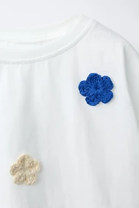 HAUT À FLEURS EN CROCHET