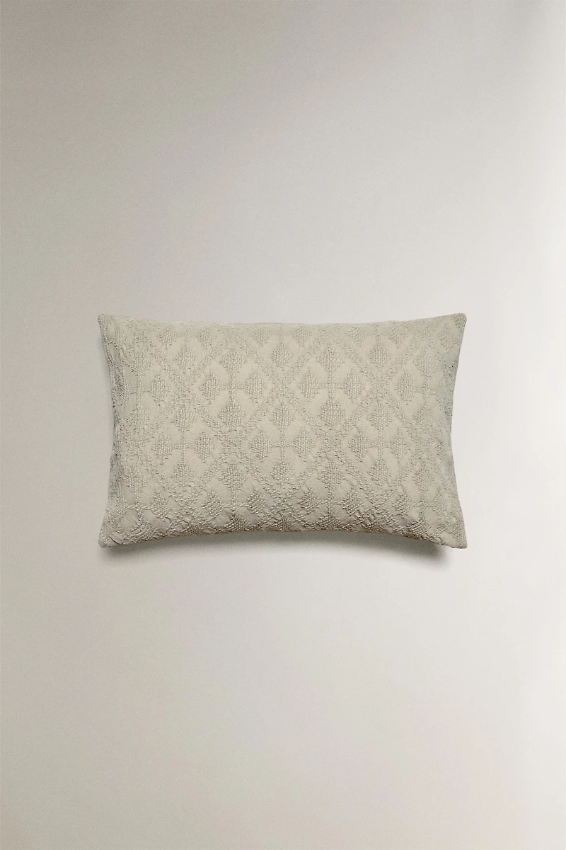 JACQUARD CUSHION COVER