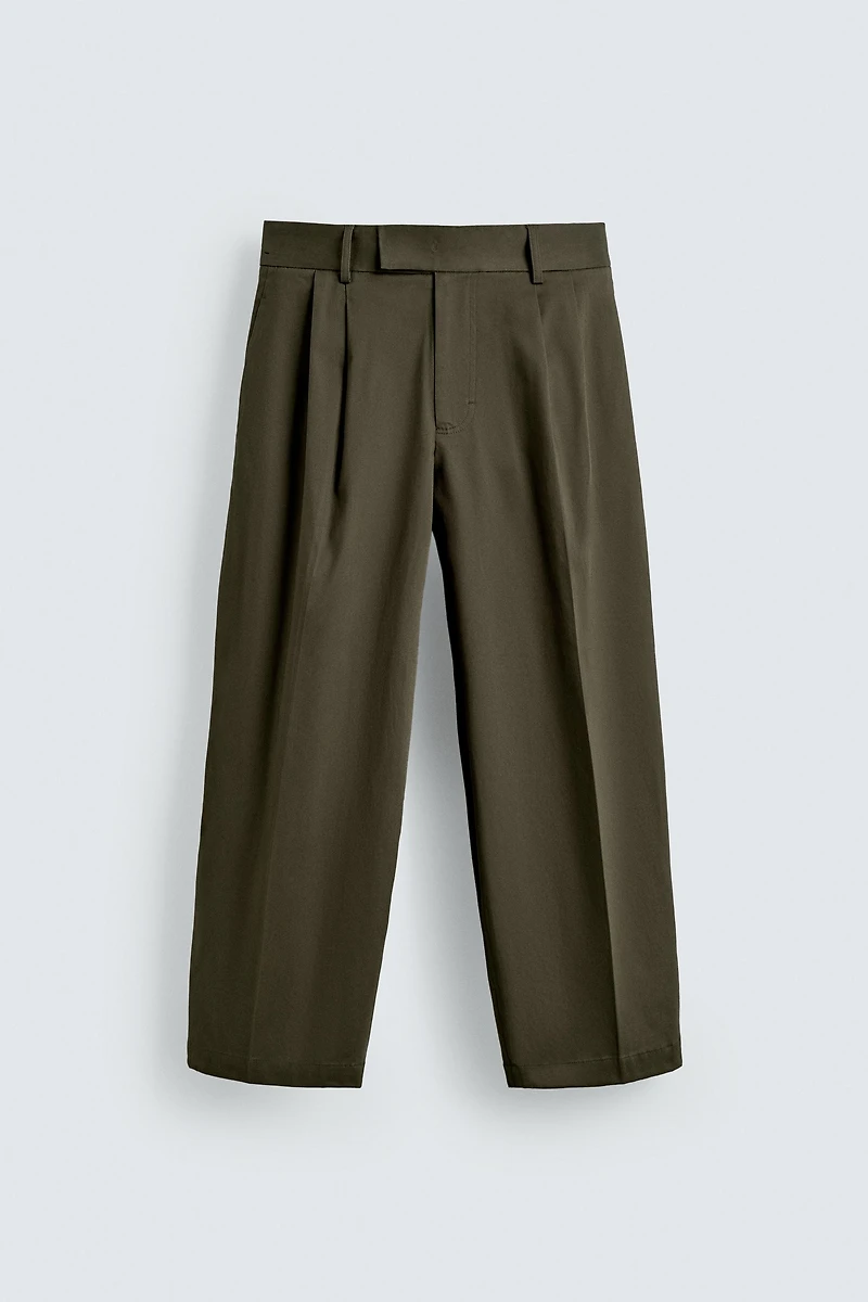 PANTALON COUPE DÉCONTRACTÉE À PLIS