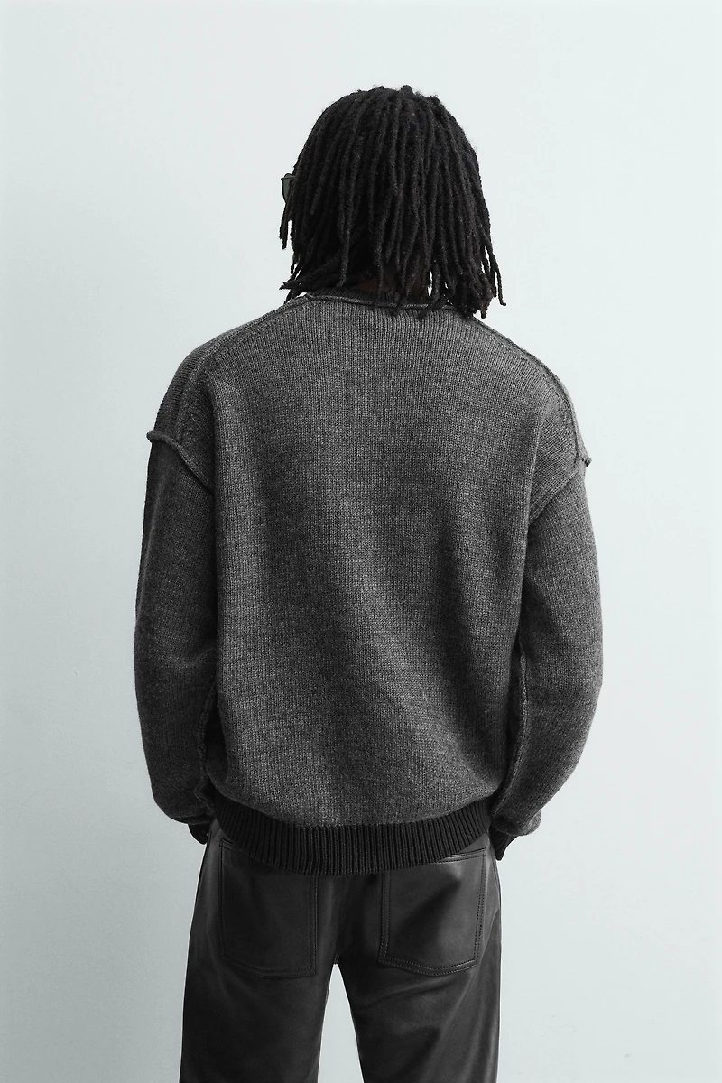 REVERSED SEAM CONTRAST JUMPER