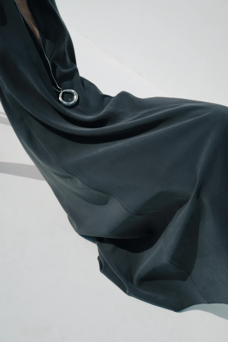 ROBE MIDI HALTER NŒUD