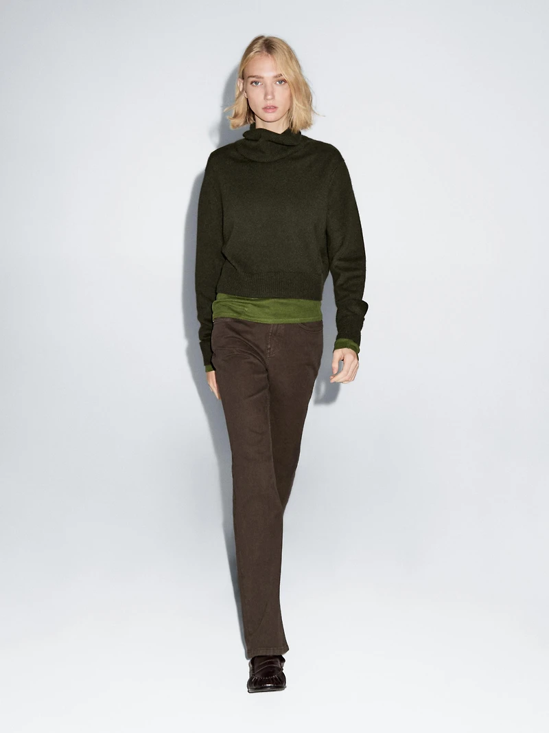 100% cashmere short knit sweater