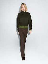 100% cashmere short knit sweater