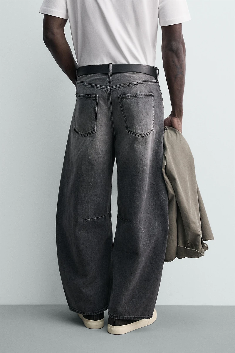 RELAXED BARREL FIT JEANS WITH DARTS