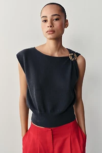 TOP EN MAILLE À DÉTAILS