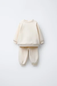 BASIC SWEATSHIRT AND JOGGER PANTS SET