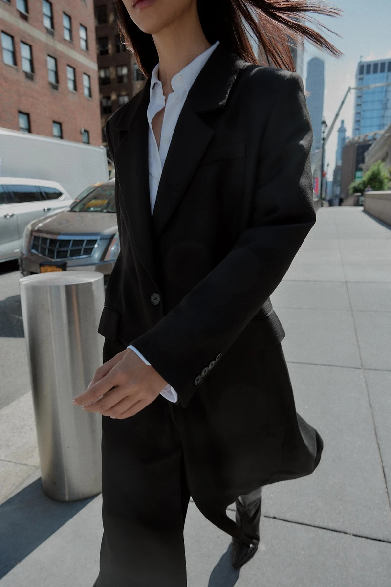 LONG COAT WITH SHOULDER PADS
