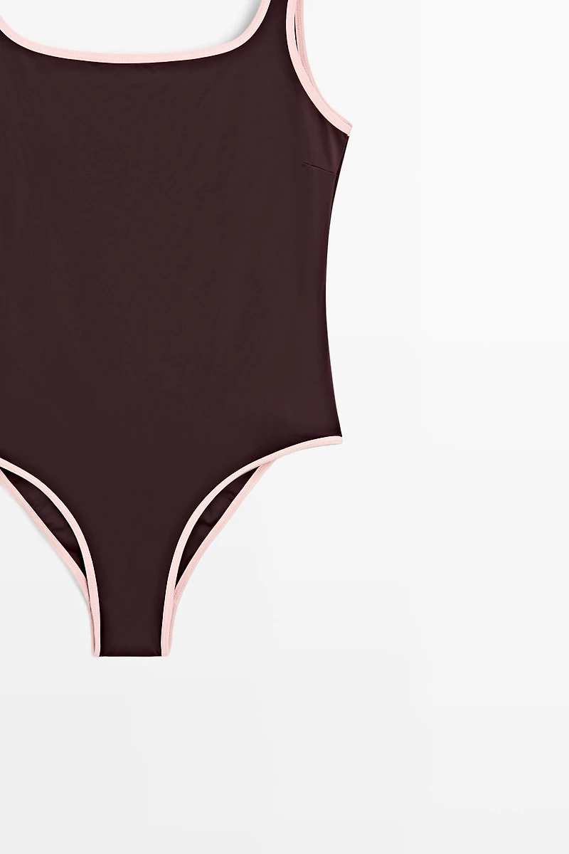 Contrast plain swimsuit