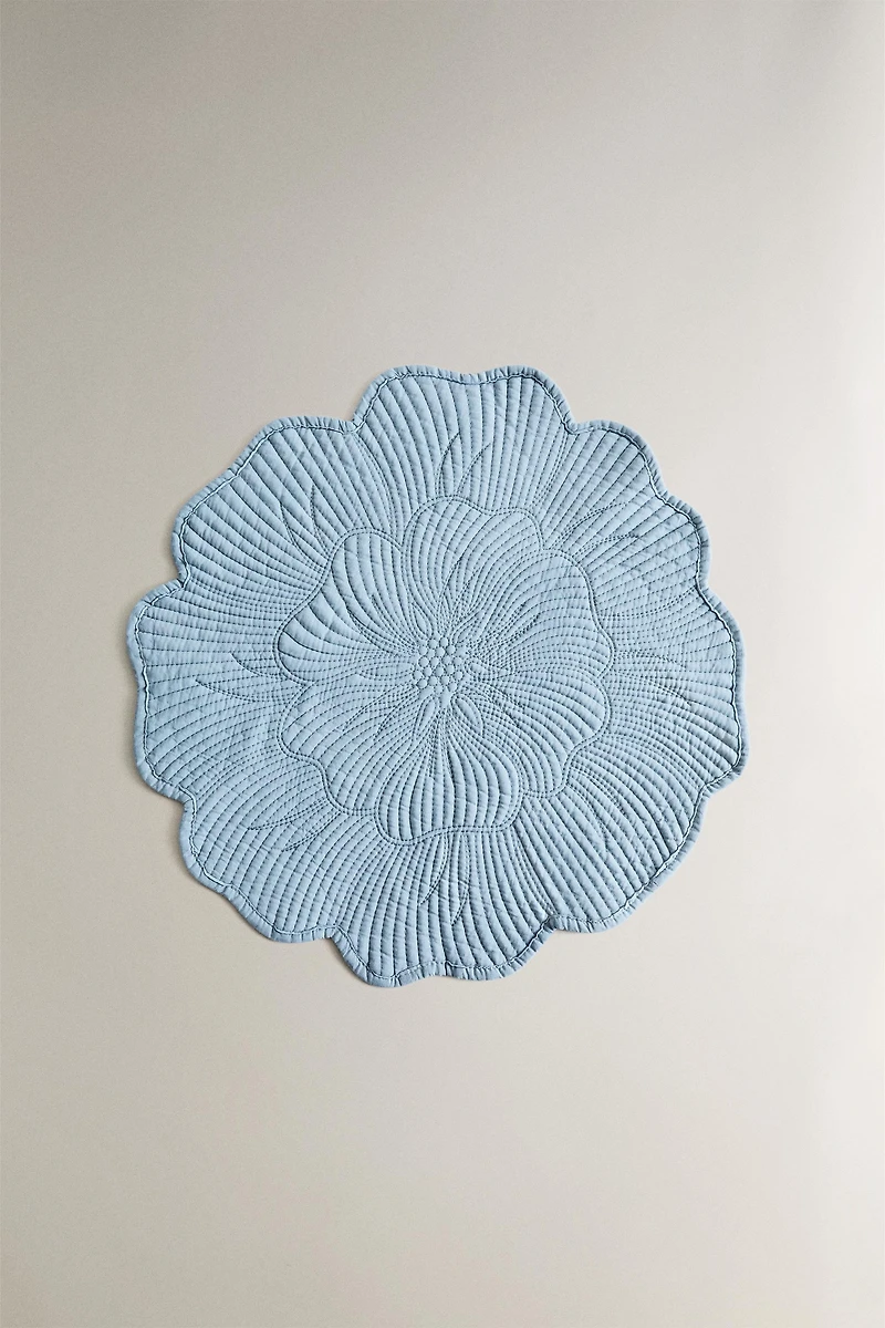 QUILTED FLORAL PLACEMAT