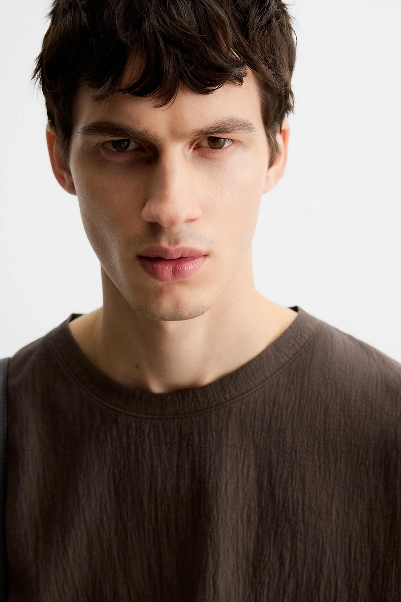 RELAXED FIT STRUCTURED T-SHIRT