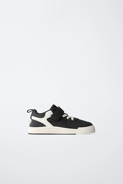 SKATE SNEAKERS