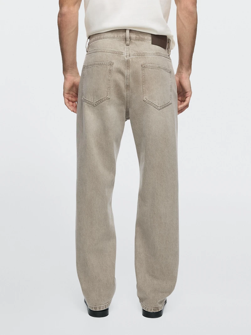 Straight-leg jeans