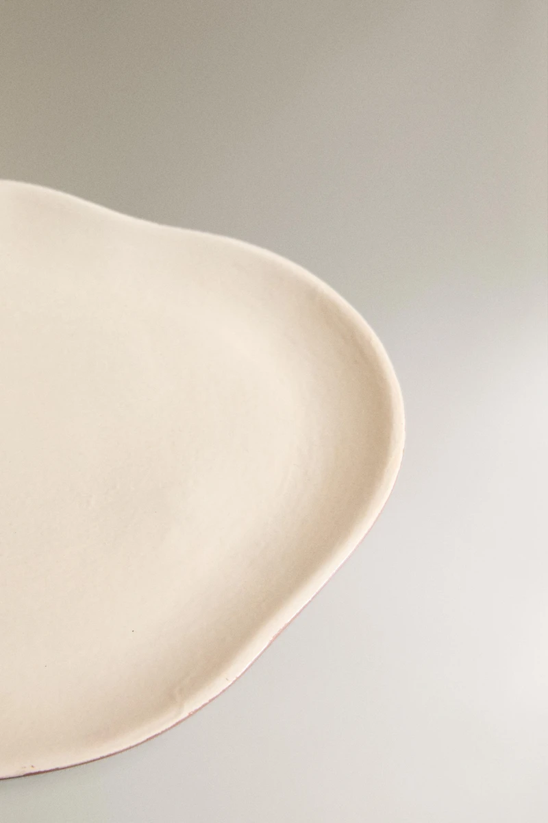 IRREGULAR STONEWARE DINNER PLATE