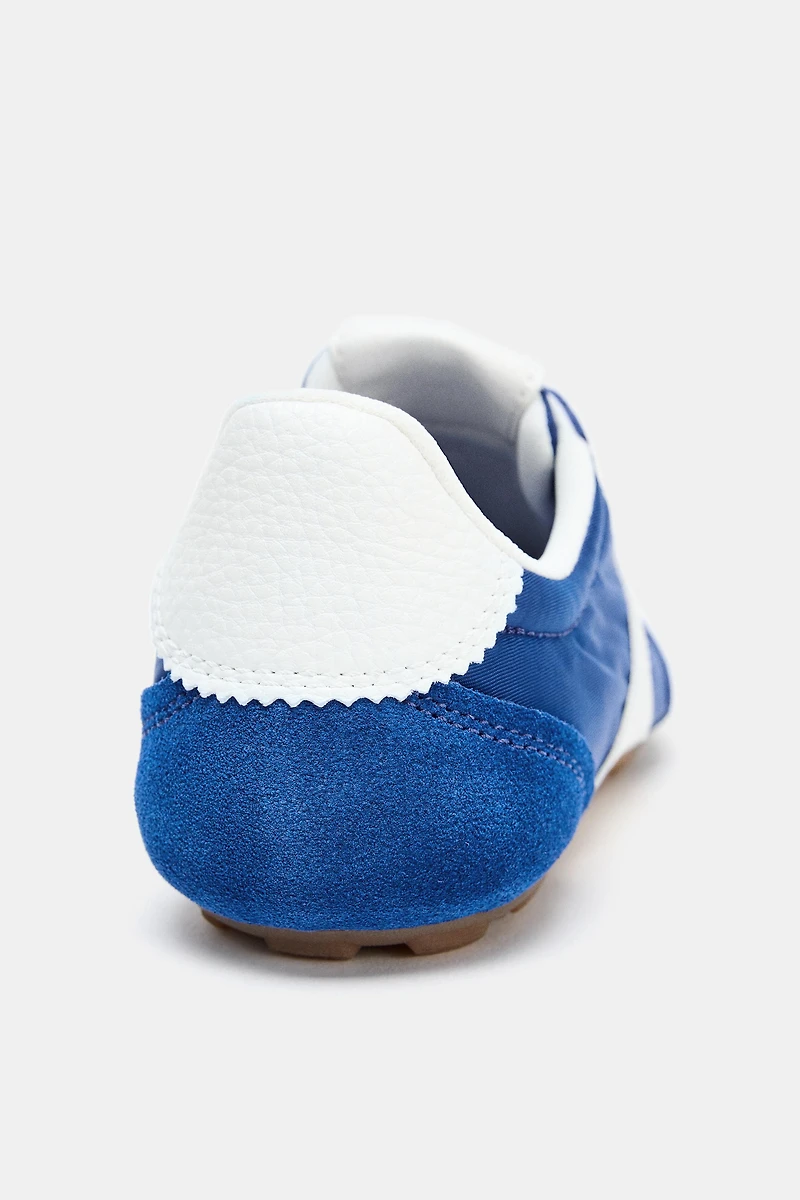 SOFT RUNNING SNEAKERS