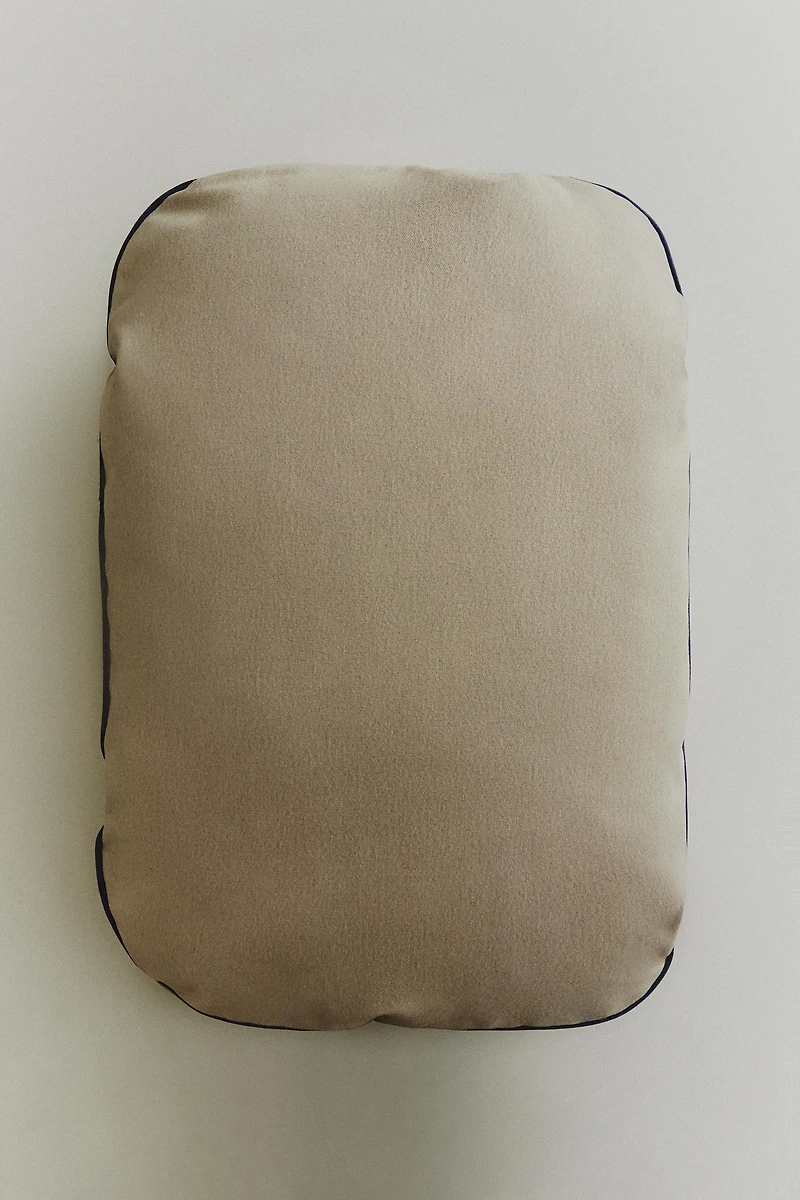 OVAL PET CUSHION