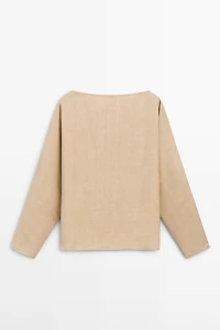 Flowing boat neck shirt