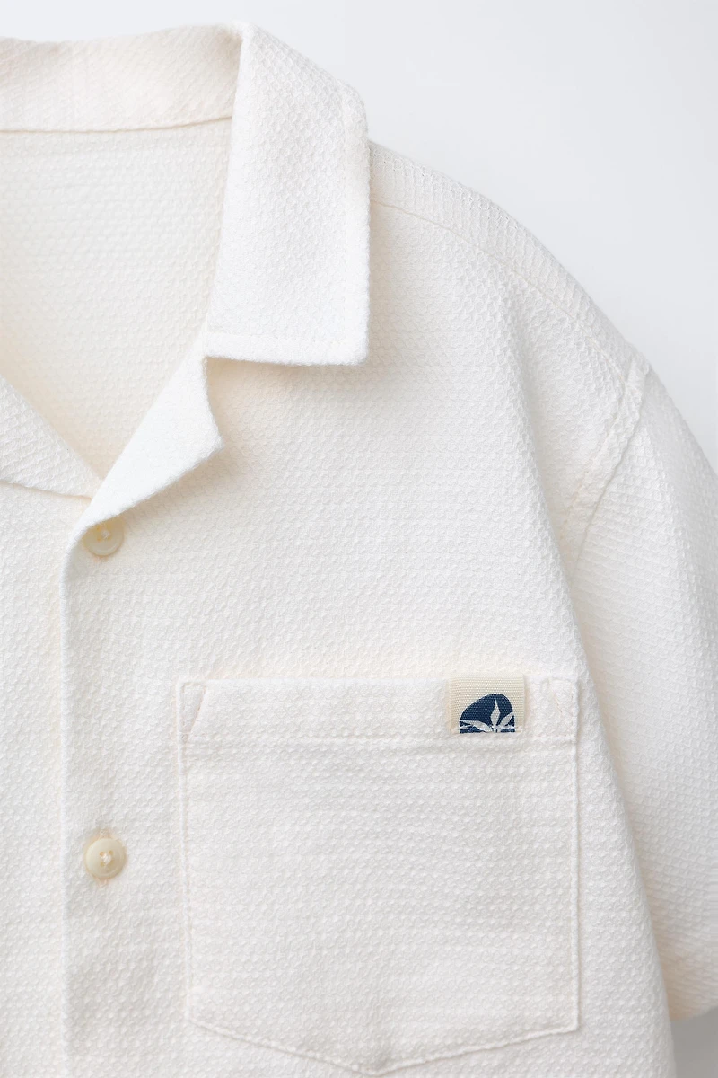 TEXTURED POCKET SHIRT