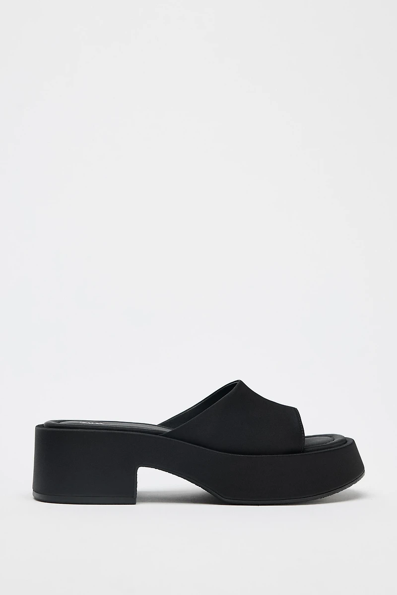 SANDALES SATINÉES CHUNKY