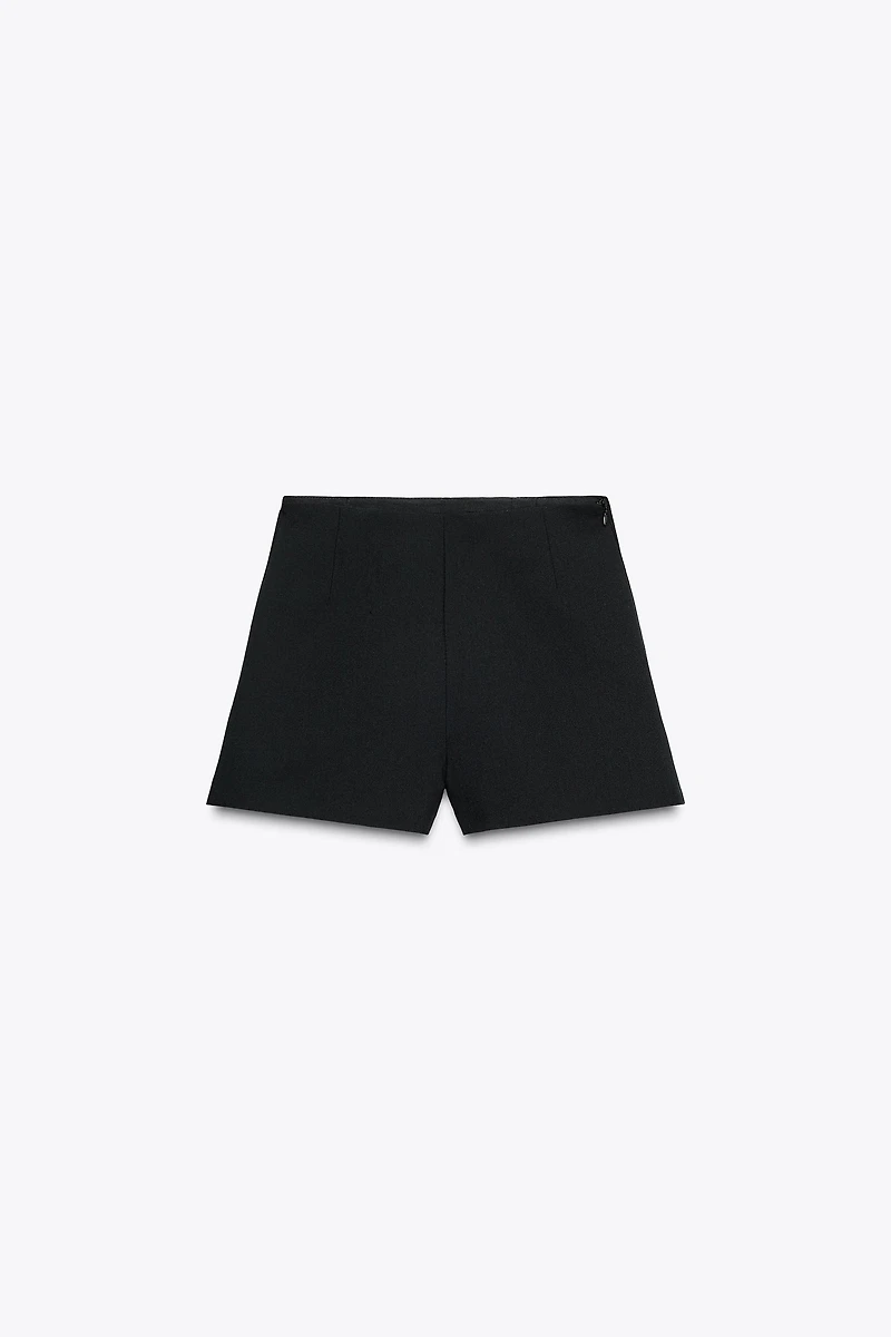 HIGH-WAISTED SHORTS