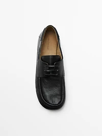 Leather deck shoes