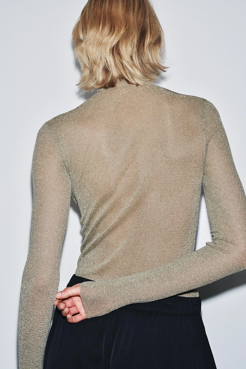 TOP EN MAILLE FINE FIL MÉTALLISÉ