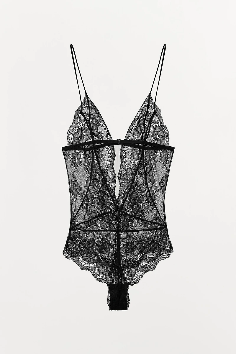 LACE BACK BODYSUIT