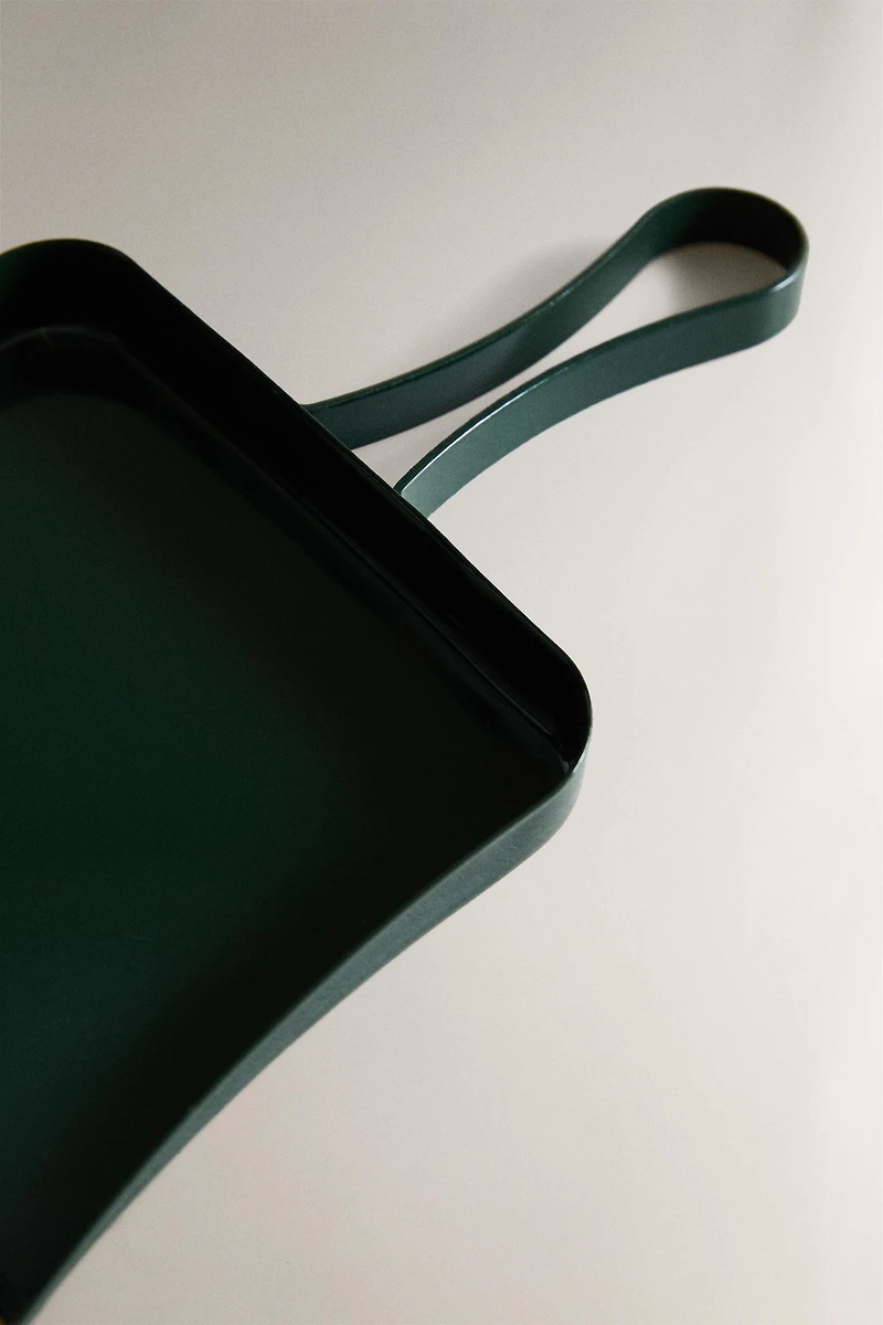 BRUSH AND DUSTPAN SET