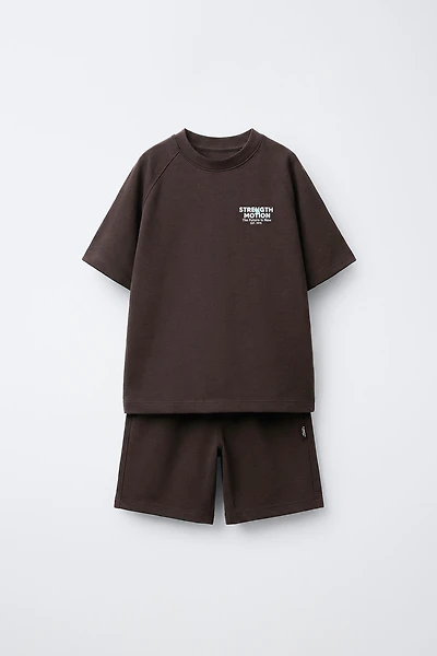 INTERLOCK TEXT T-SHIRT AND BERMUDA SET