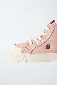 BASKETS MONTANTES FRAISES