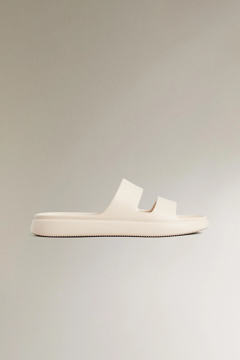 RUBBERIZED FLATFORM SANDALS