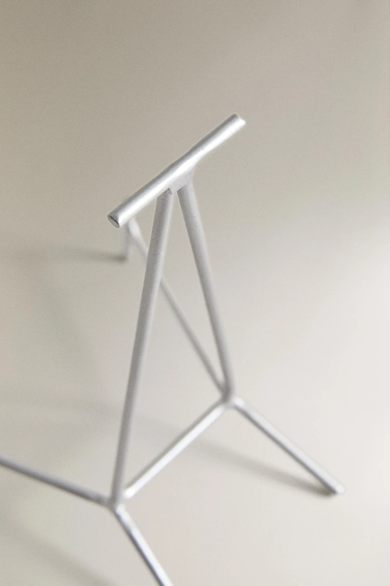 POLISHED METAL STAND
