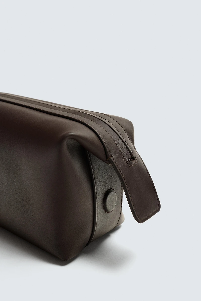 TROUSSE DE TOILETTE EN CUIR