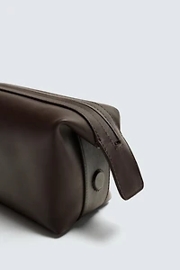 TROUSSE DE TOILETTE EN CUIR