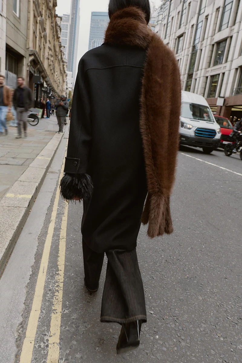 OVERSIZED COAT WITH CONTRAST CUFFS