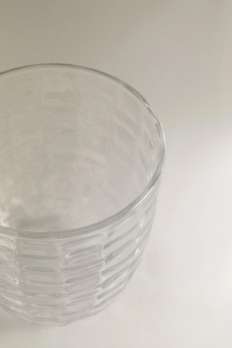 RAISED SQUARE-EFFECT TUMBLER