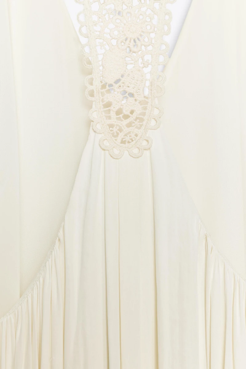 FLOWY DRESS WITH COMBINED BACK