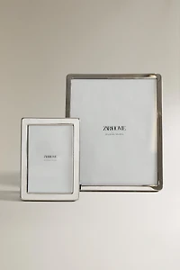 ROUND-EDGED METAL PICTURE FRAME