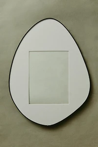 IRREGULAR-SHAPED PICTURE FRAME