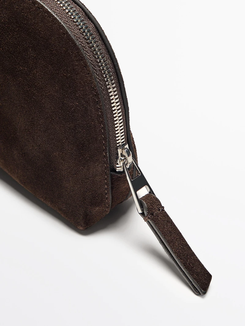 Petite trousse de toilette en croûte cuir