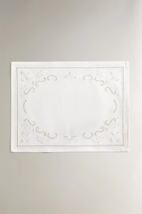 SET DE TABLE BRODERIE ET JOUR ÉCHELLE
