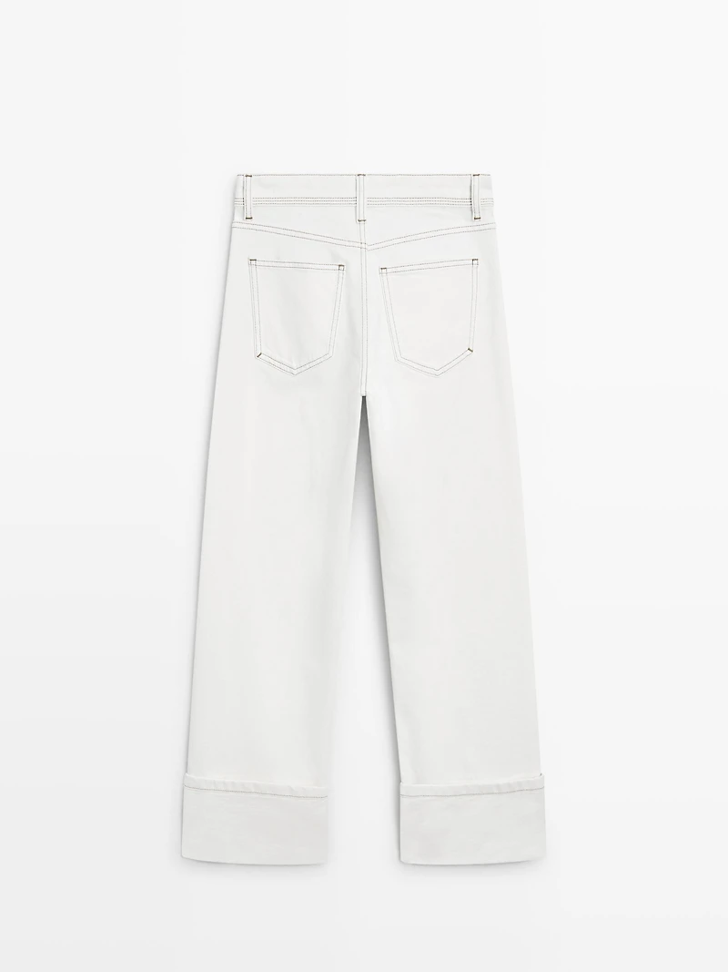 Straight-leg jeans with hem detail