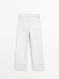 Straight-leg jeans with hem detail