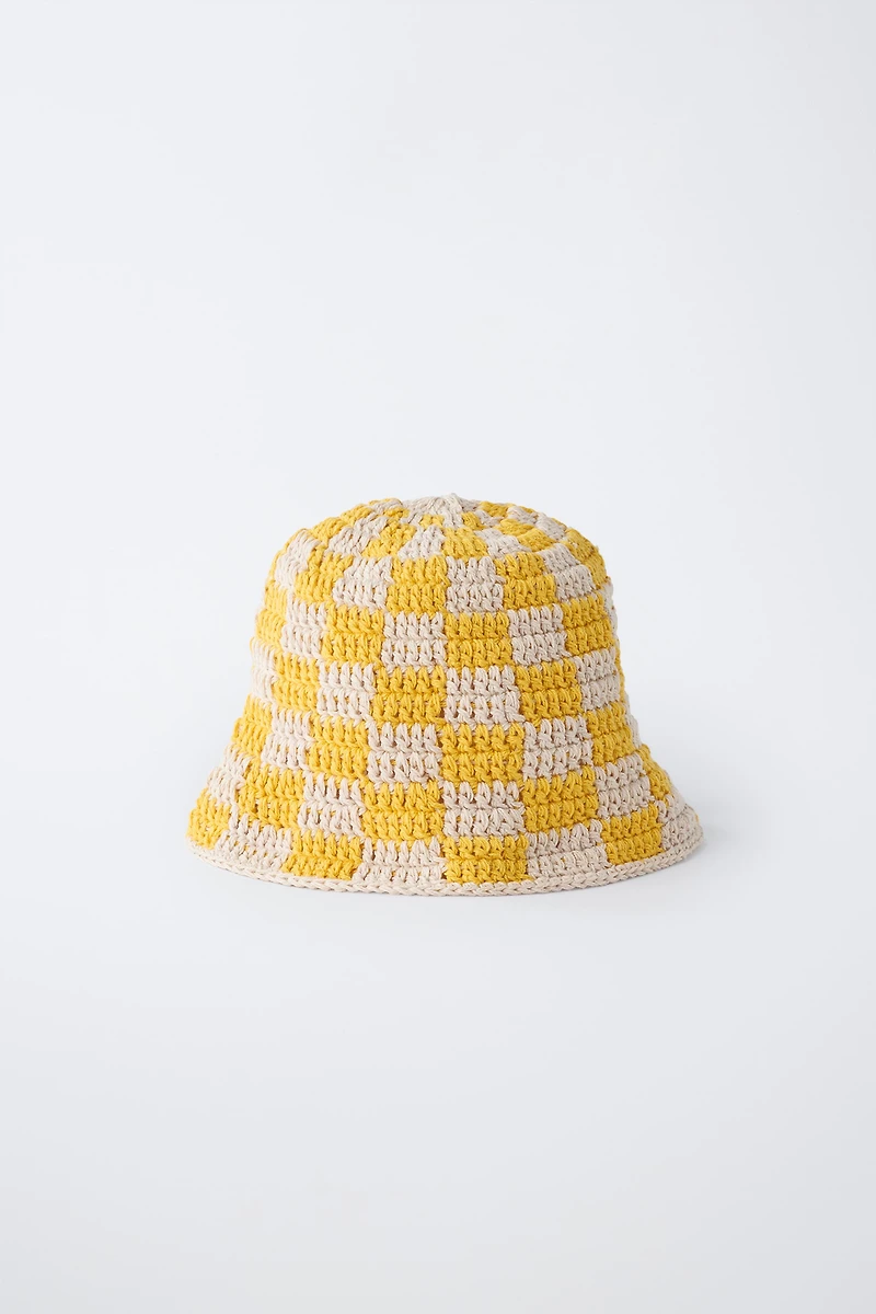 CHAPEAU BOB EN MAILLE CROCHET DAMIER
