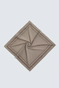 CONTRAST EMBROIDERY BANDANA