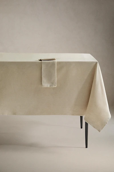 SCALLOPED TABLECLOTH