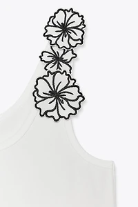 TOP AVEC APPLIQUES FLEURS